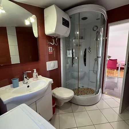 One Bedroom No2 In *